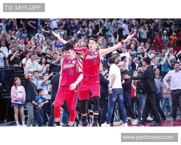 2017年CBA新疆队与深圳队激战回顾及精彩瞬间分析