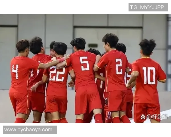 中国队与伊拉克队激战正酣期待精彩对决展现足球魅力与团队精神