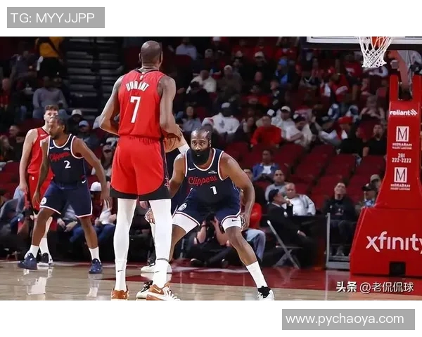 2015年NBA季后赛火箭与快船的激烈对决与精彩瞬间回顾 2015年NBA季后赛火箭与快船的激烈对决与精彩瞬间回顾