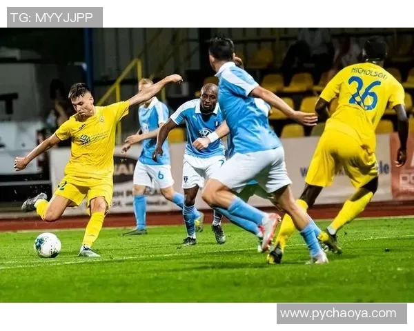 卡拉巴克与奥林的精彩对决揭示足球战术与团队合作的魅力