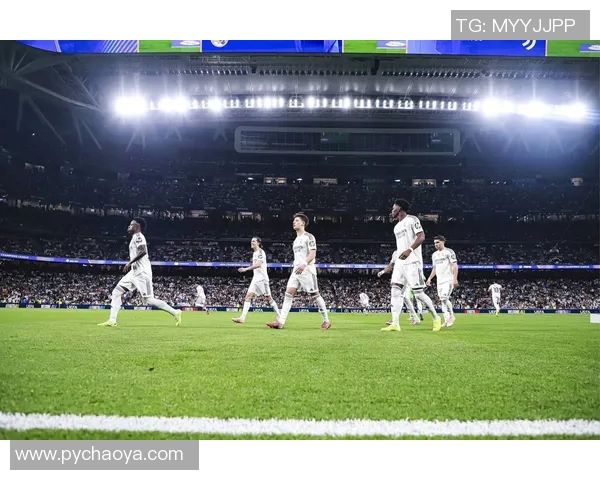 皇马与利物浦精彩对决直播录像回顾全场精彩瞬间分析 皇马与利物浦精彩对决直播录像回顾全场精彩瞬间分析