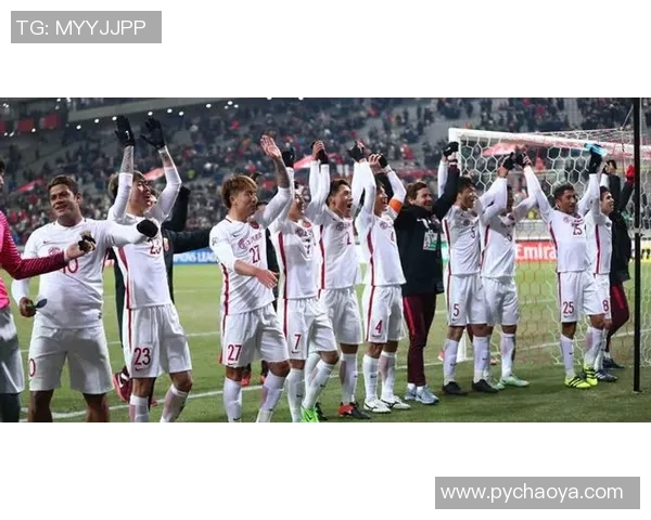 铂斯光荣与西部联的精彩对决展现足球魅力与团队精神的巅峰较量